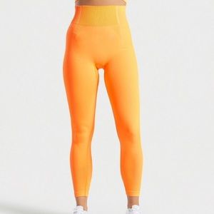 Ultraseemless Gym Shark Set in Neon Orange